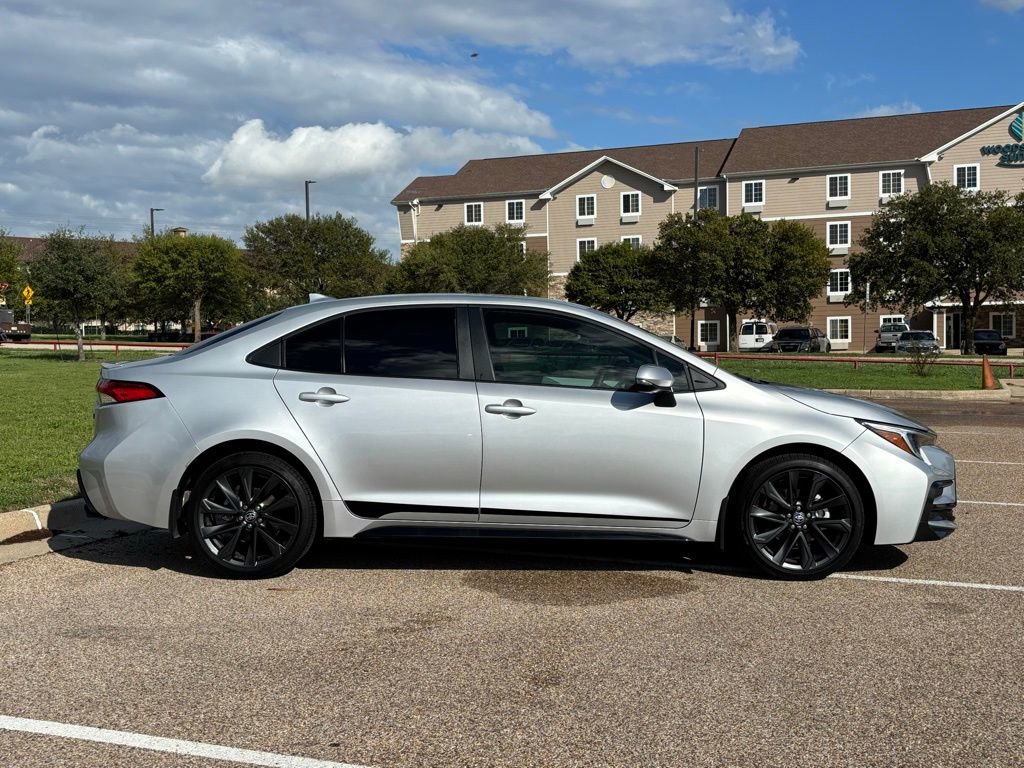 Certified 2025 Toyota Corolla SE image 5