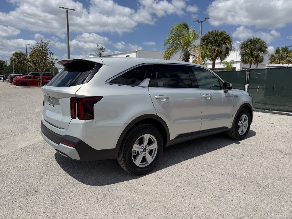 New 2026 Kia Sorento LX FWD image 4