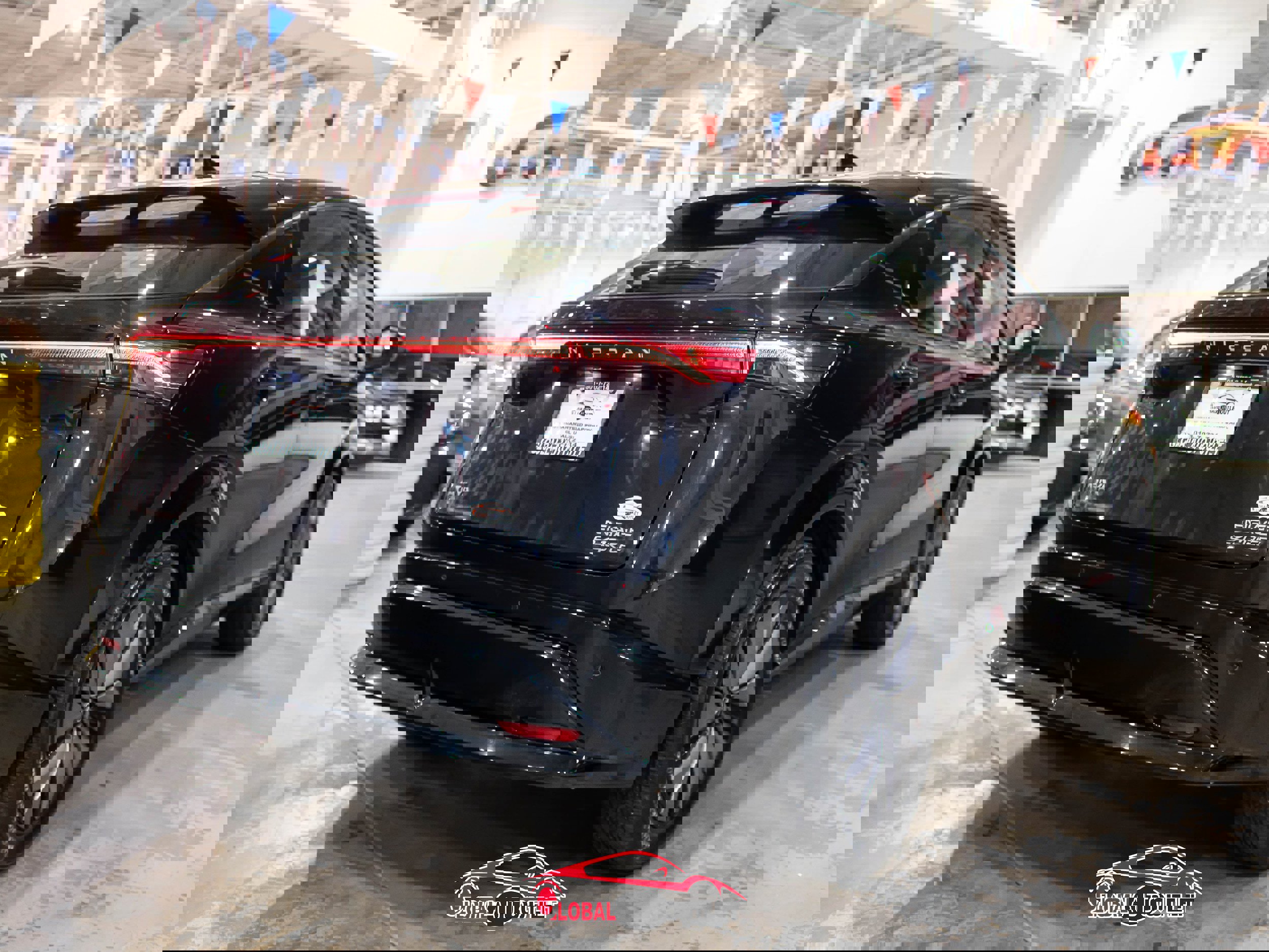 Used 2023 Nissan Ariya AWD image 7