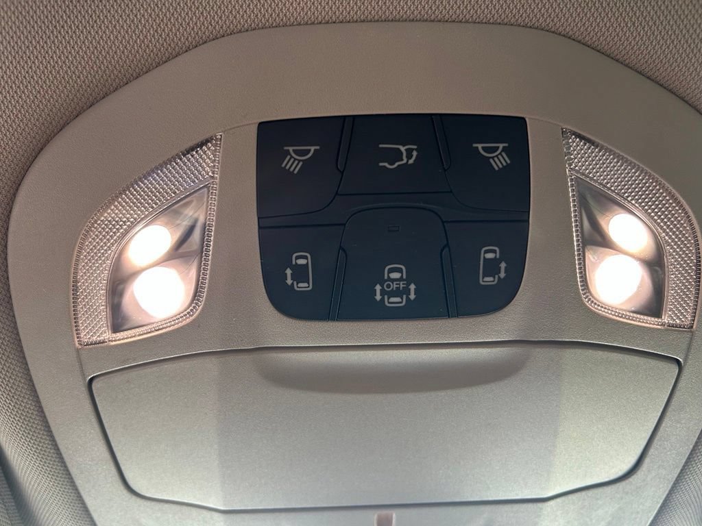 Used 2024 Chrysler Pacifica Touring-L FWD image 50