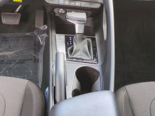 Used 2024 Hyundai Elantra SE image 18