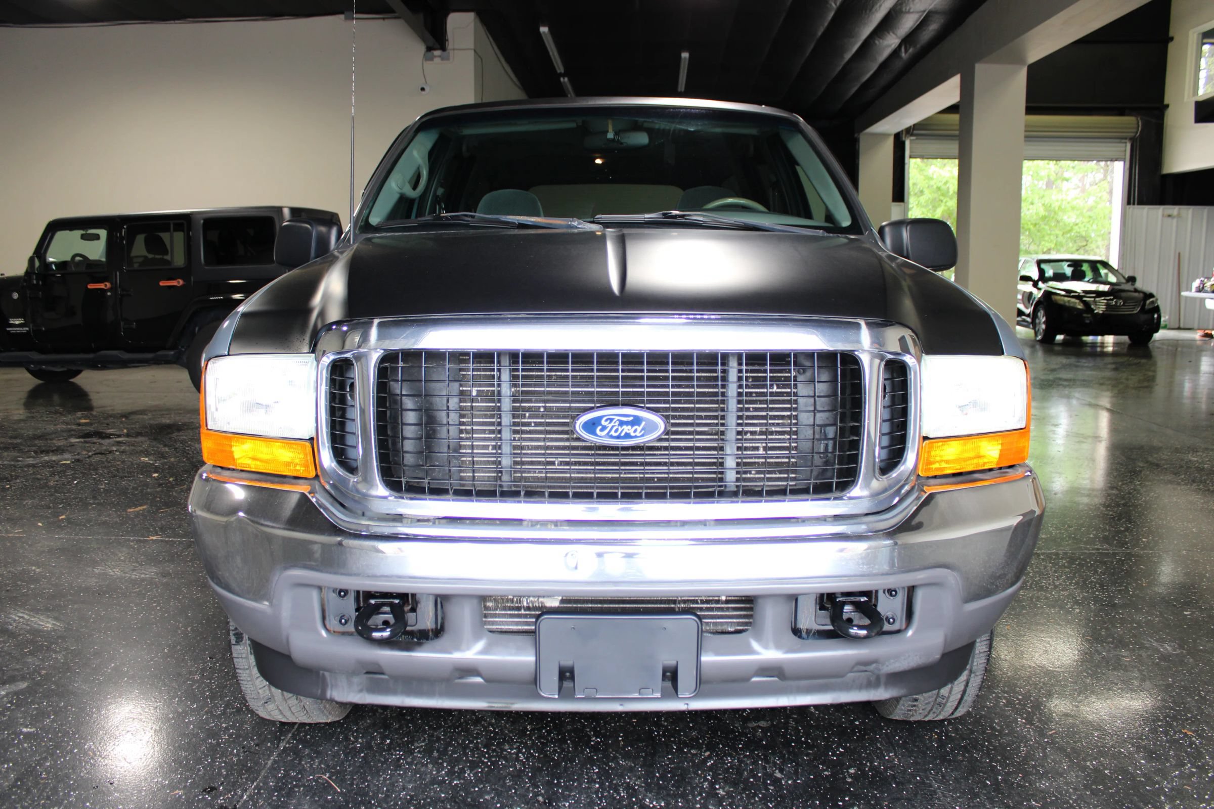 Used 2000 Ford Excursion XLT AWD/4WD image 7