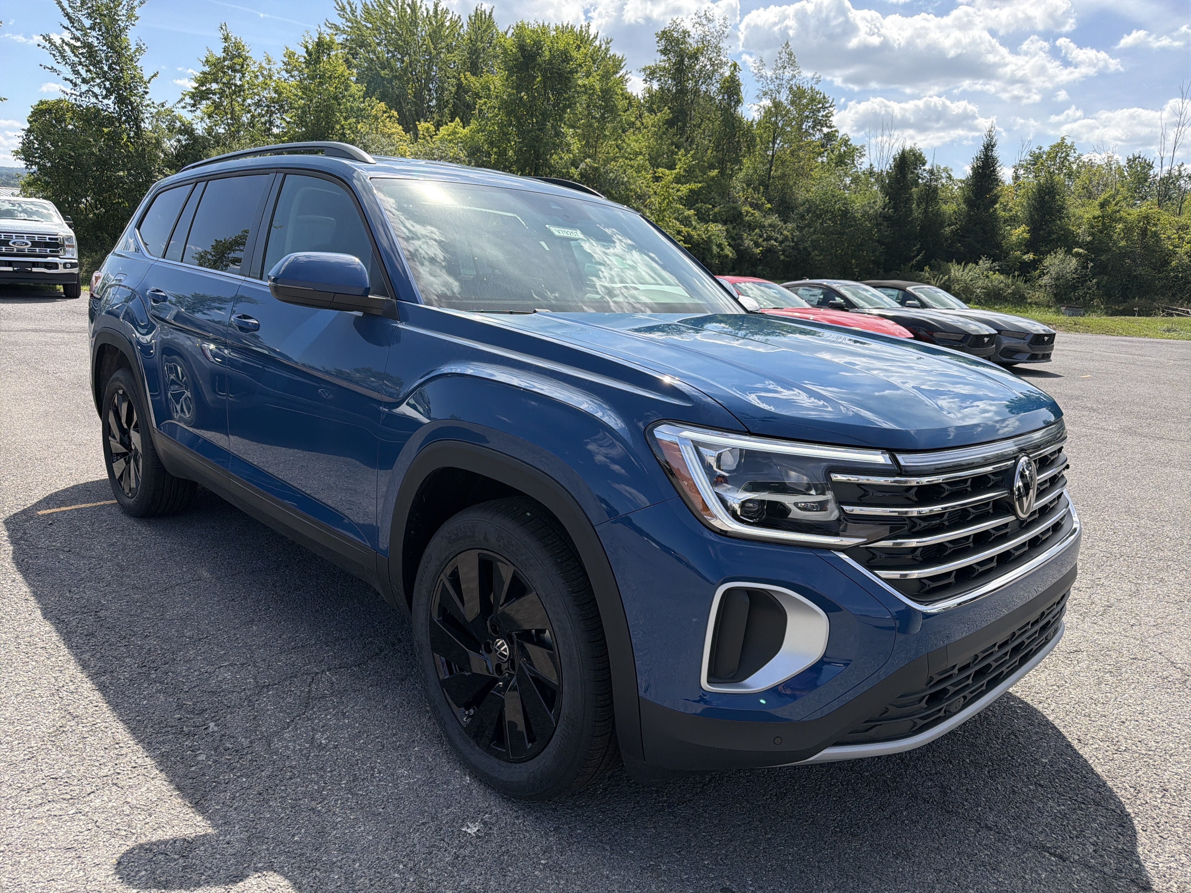 New 2026 Volkswagen Atlas SE AWD/4WD image 2