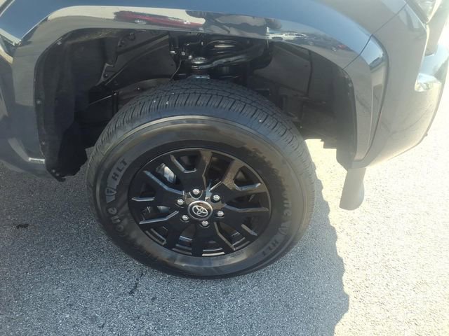 Certified 2025 Toyota Tacoma SR5 AWD/4WD image 28