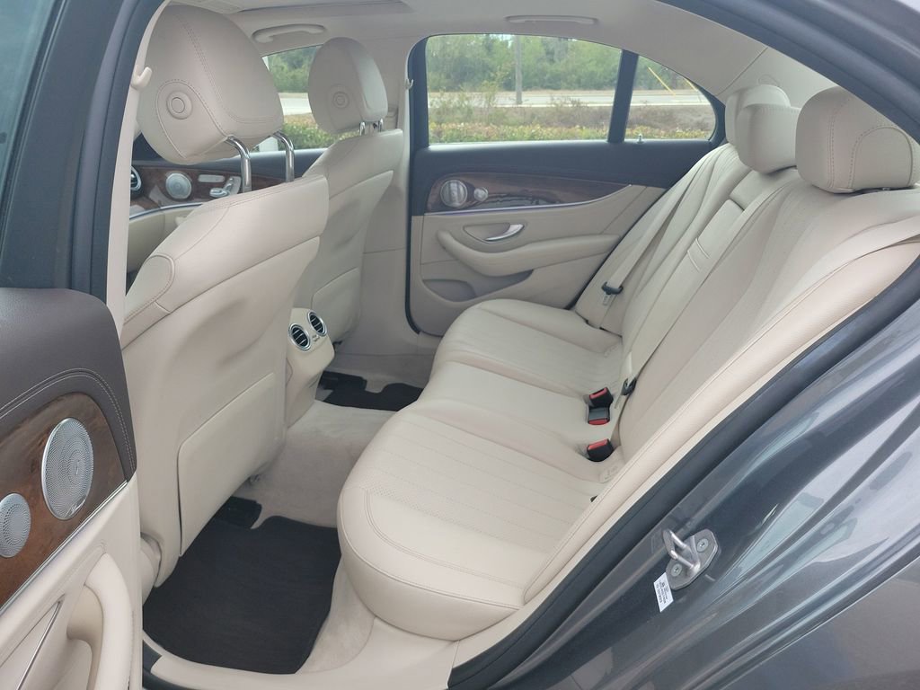 Used 2017 Mercedes-Benz E 300 image 19