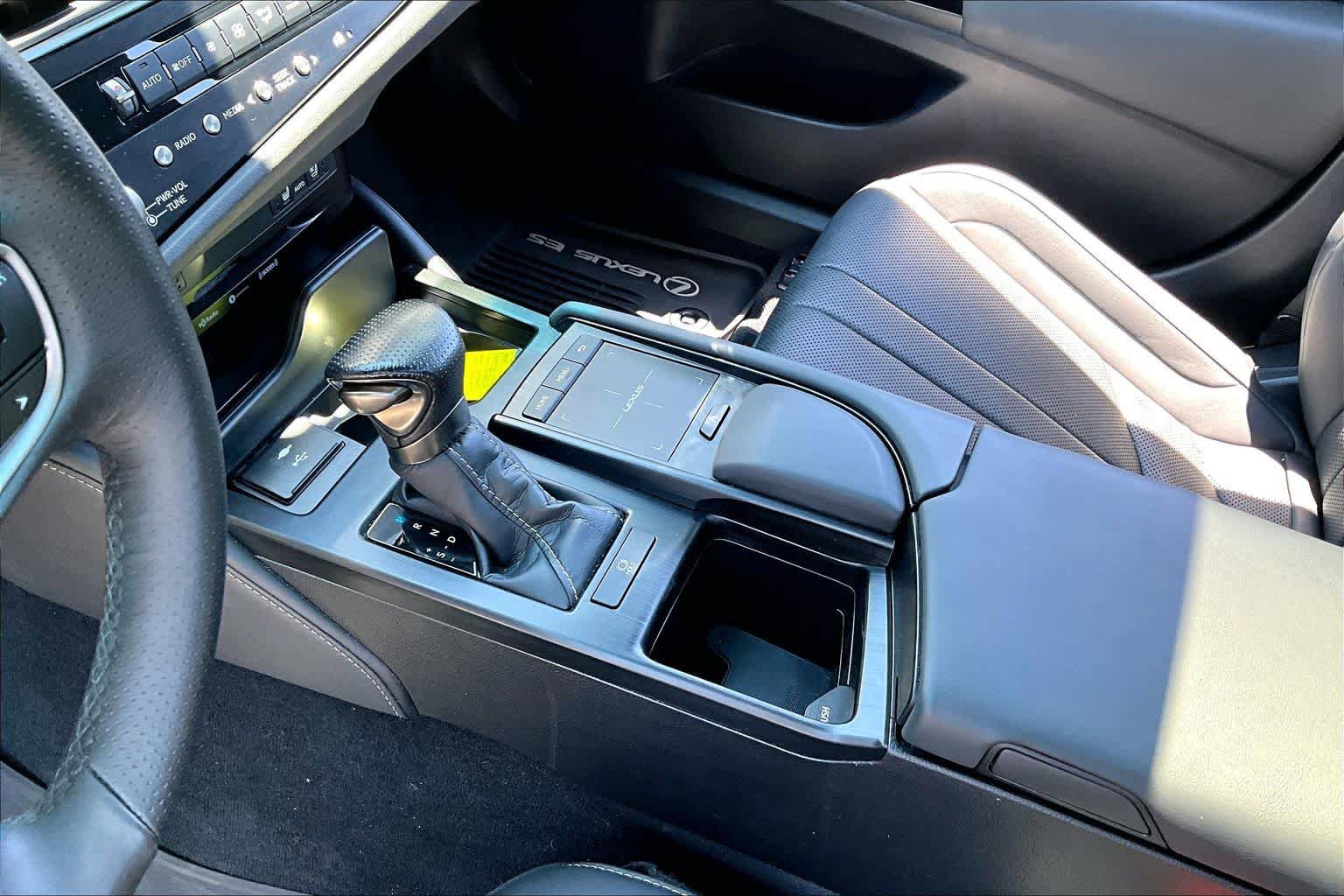Used 2022 Lexus ES 350 F Sport w/ Accessory Package 2 FWD image 28