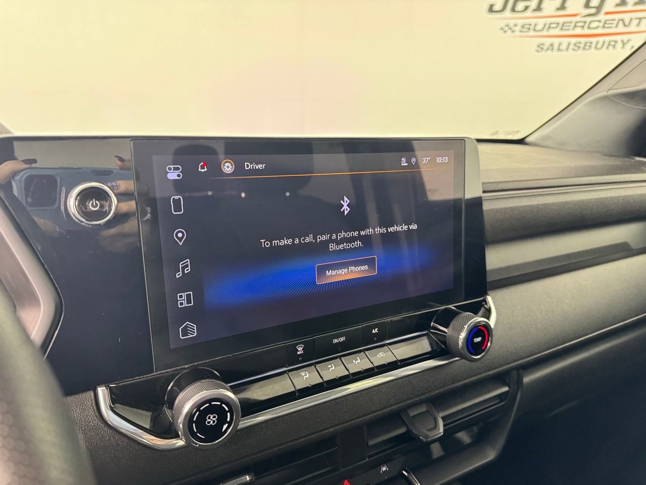 Used 2024 Chevrolet Colorado W/T image 17