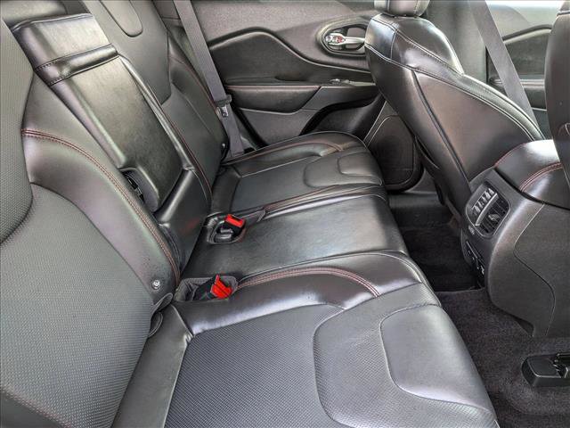 Used 2019 Jeep Cherokee Trailhawk AWD/4WD image 21