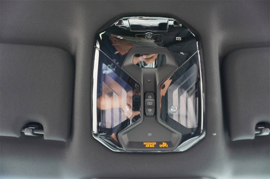 New 2025 BMW 740i w/ Executive Package image 13