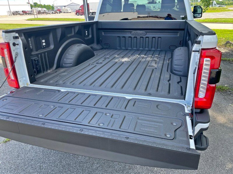 New 2025 Ford F350 Lariat image 11