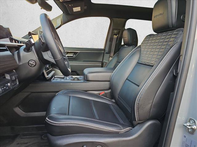 Used 2024 GMC Sierra EV Denali AWD/4WD image 14