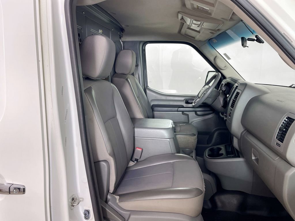 Used 2019 Nissan NV 3500 SL w/ Back Door Glass Package image 21