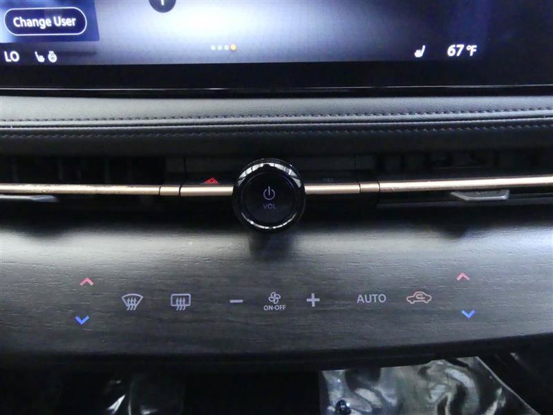 Used 2023 Nissan Ariya AWD image 13