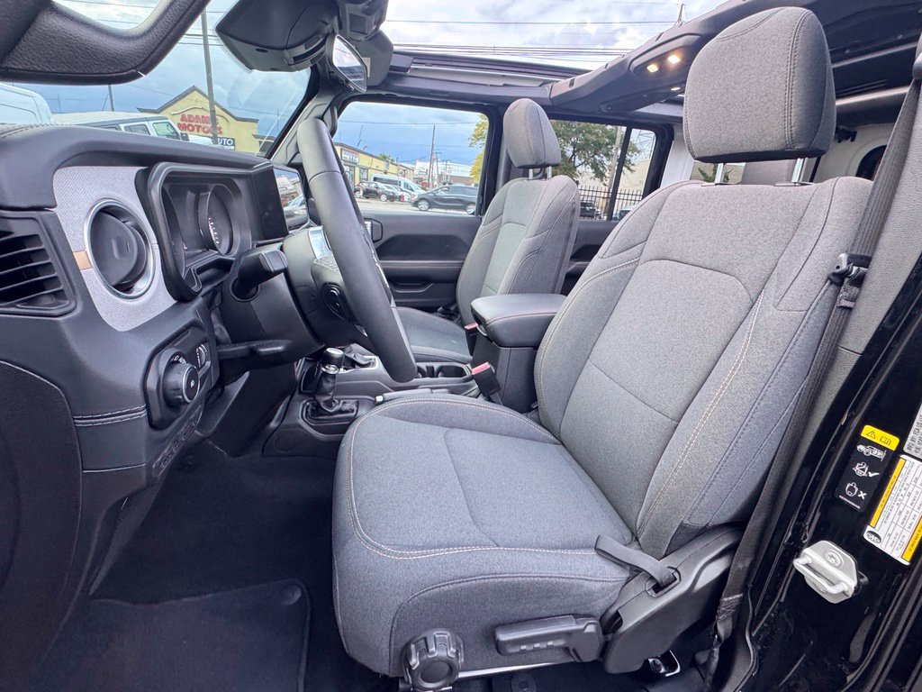 Certified 2026 Jeep Wrangler Unlimited Sahara AWD/4WD image 14