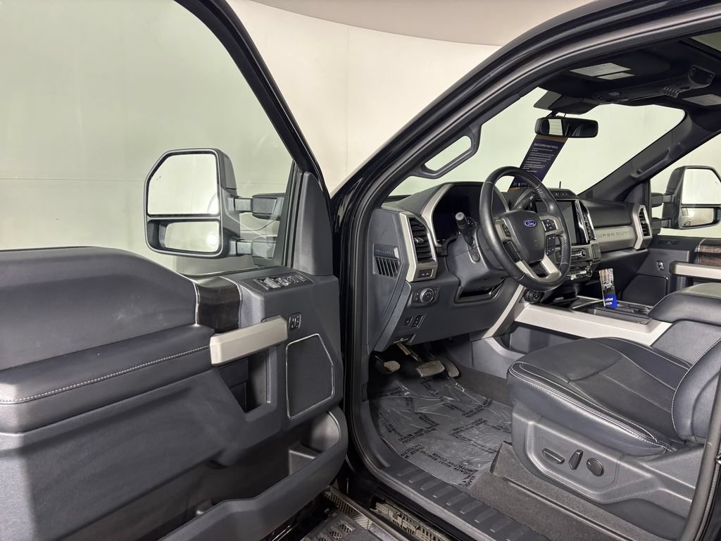 Certified 2022 Ford F250 Lariat w/ Tremor Off-Road Package AWD/4WD image 11