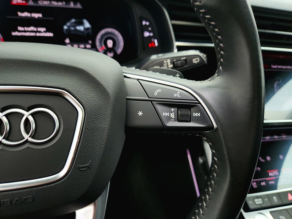 Used 2019 Audi Q8 Premium Plus w/ Premium Plus AWD/4WD image 26
