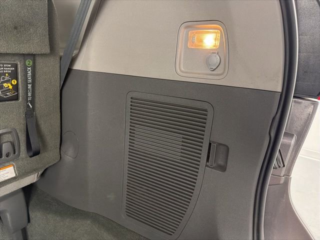 Used 2015 Toyota Sienna XLE w/ XLE Navigation Package image 11