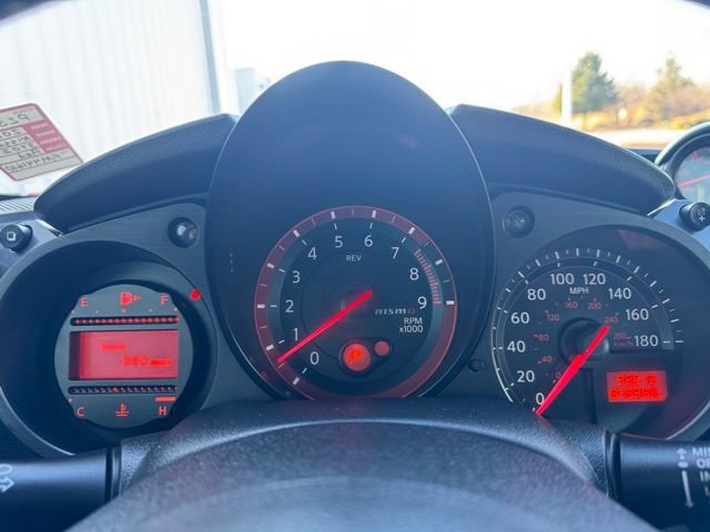 Used 2015 Nissan 370Z NISMO image 18