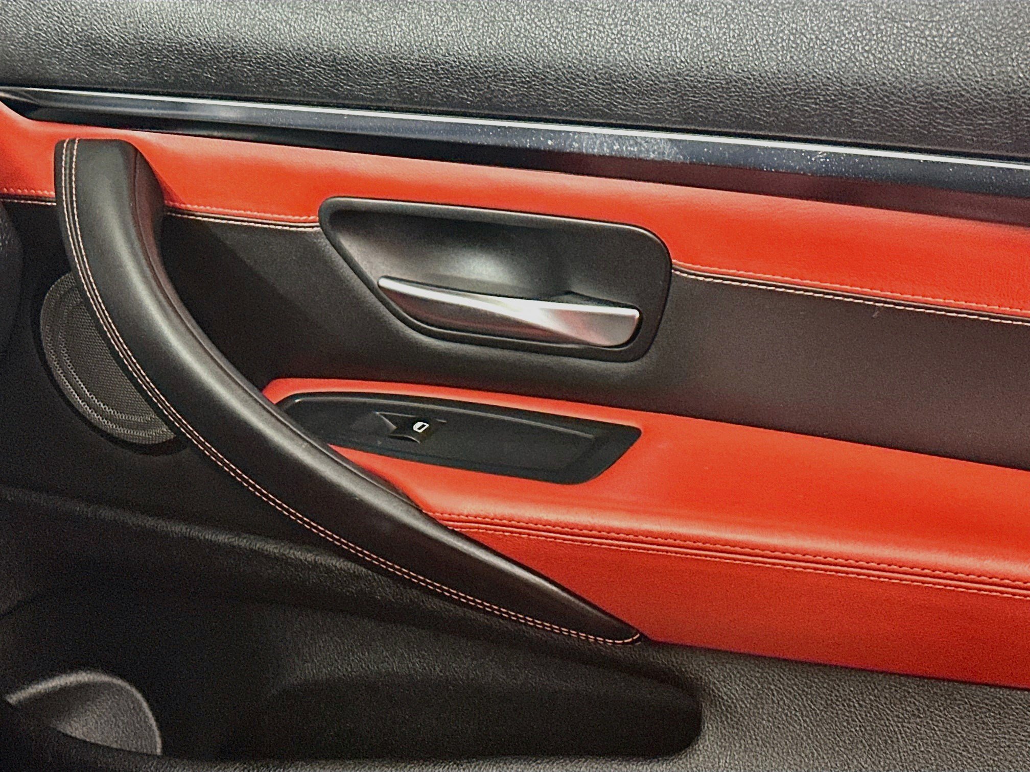 Used 2017 BMW M4 Convertible RWD image 16