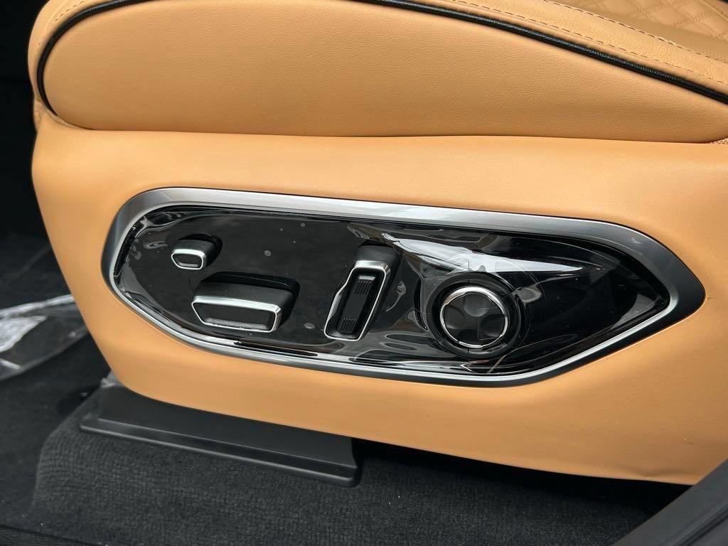 New 2025 Jeep Grand Cherokee L Summit AWD/4WD image 10