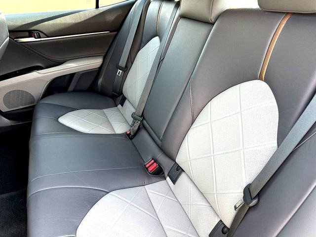 Used 2018 Toyota Camry XLE image 24