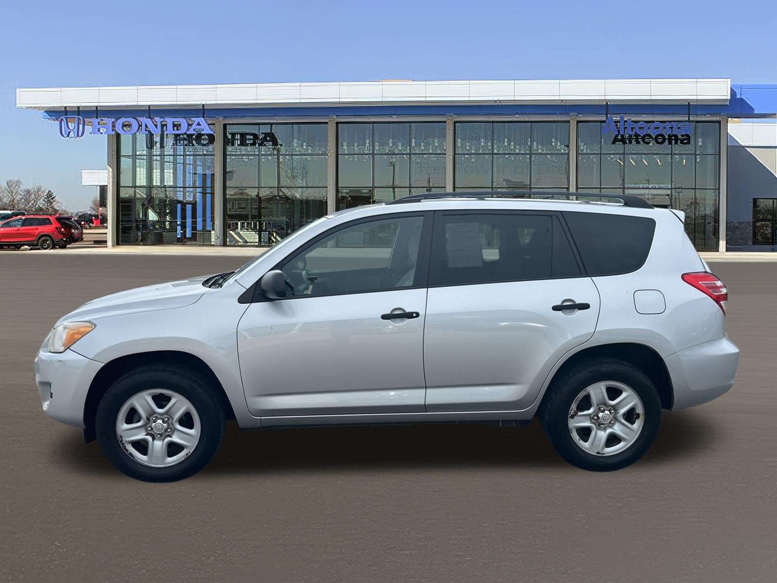 Used 2012 Toyota RAV4 4WD w/ Value Pkg image 2