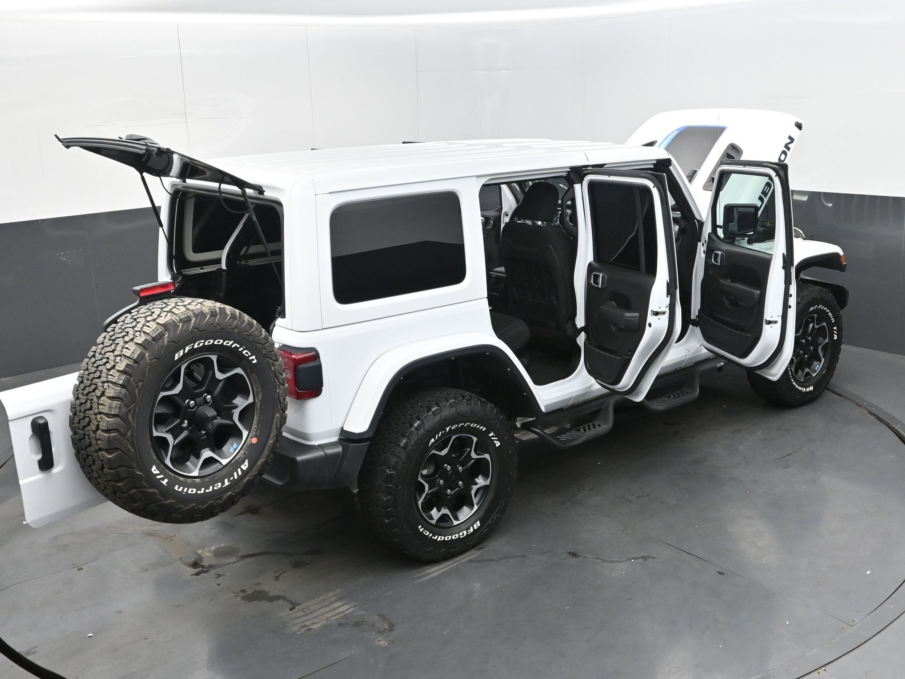 Used 2023 Jeep Wrangler Unlimited Rubicon 4xe w/ Cold Weather Group image 48