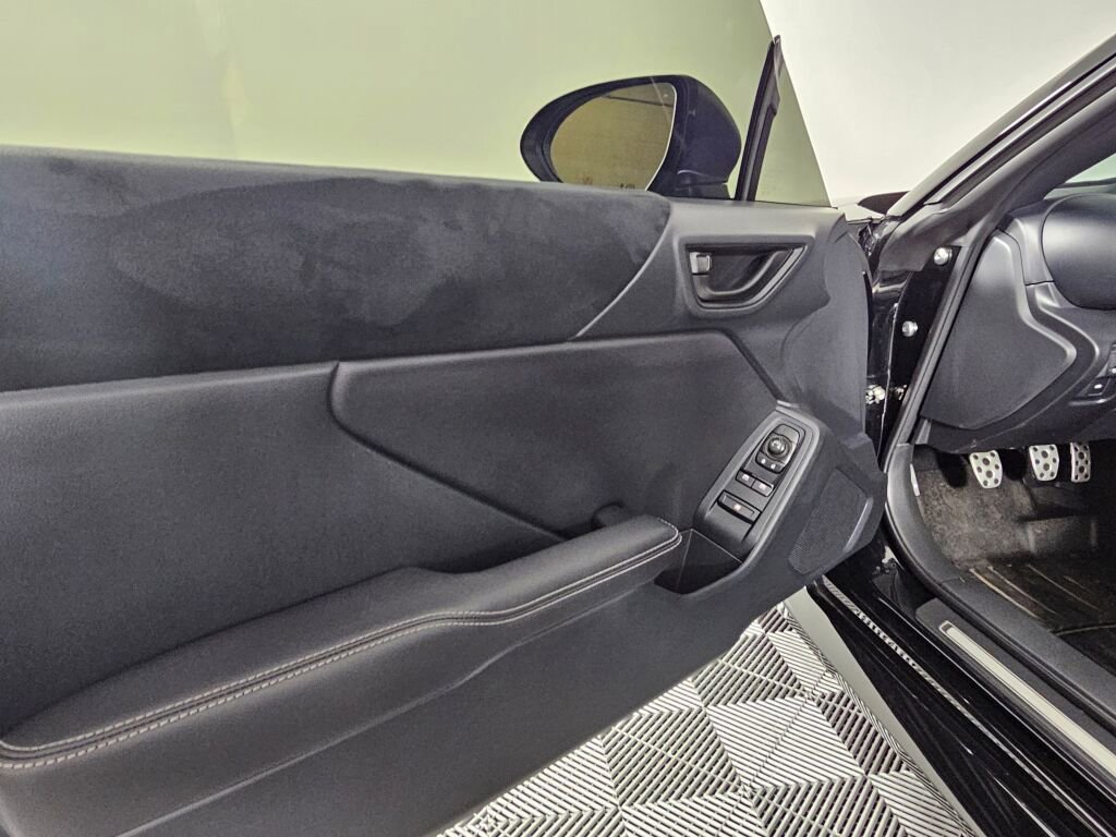 Used 2025 Toyota GR86 Premium w/ ALL Weather Mat Package (TMS) image 18