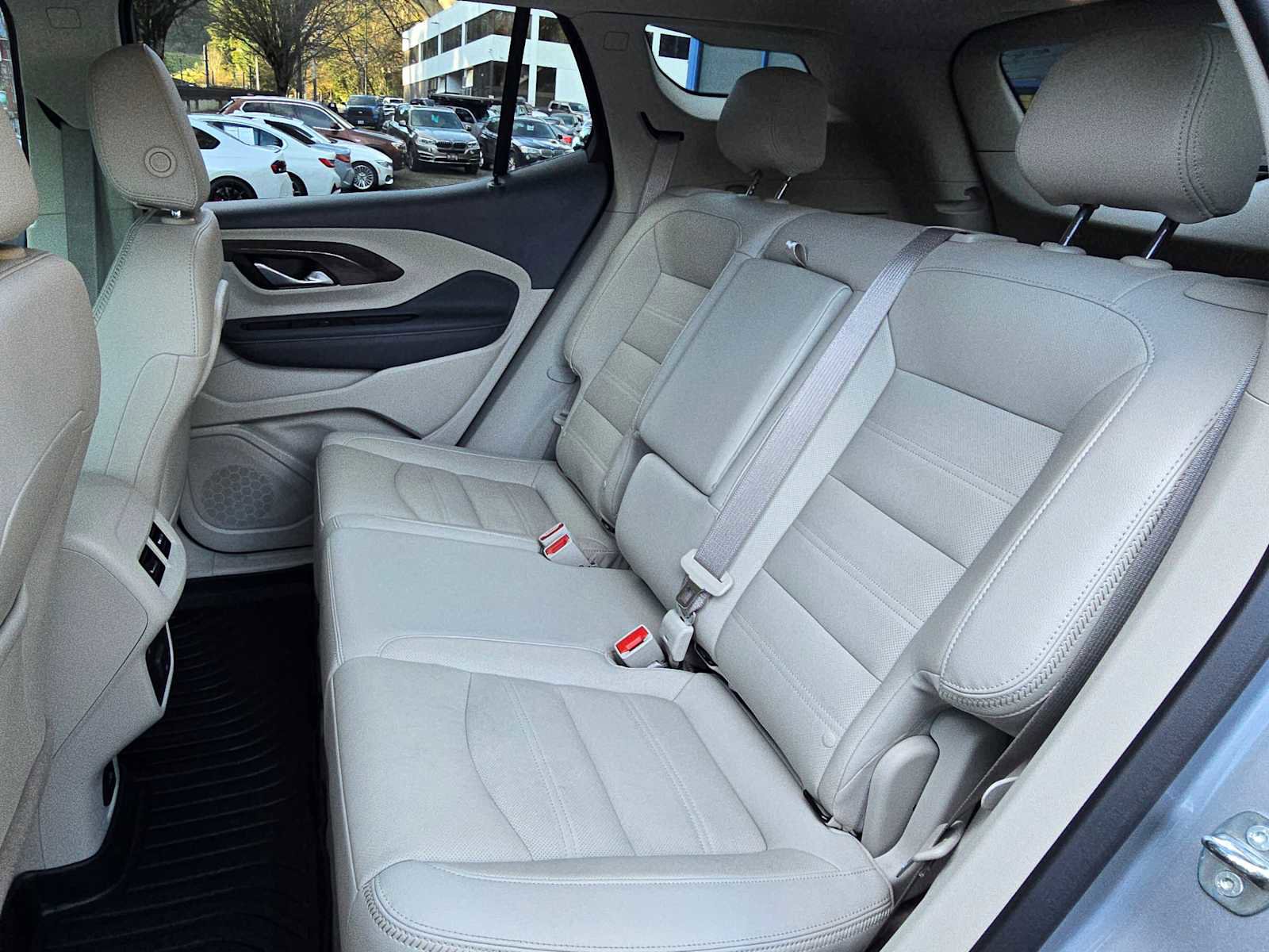 Used 2024 GMC Terrain Denali w/ Denali Premium Package image 17