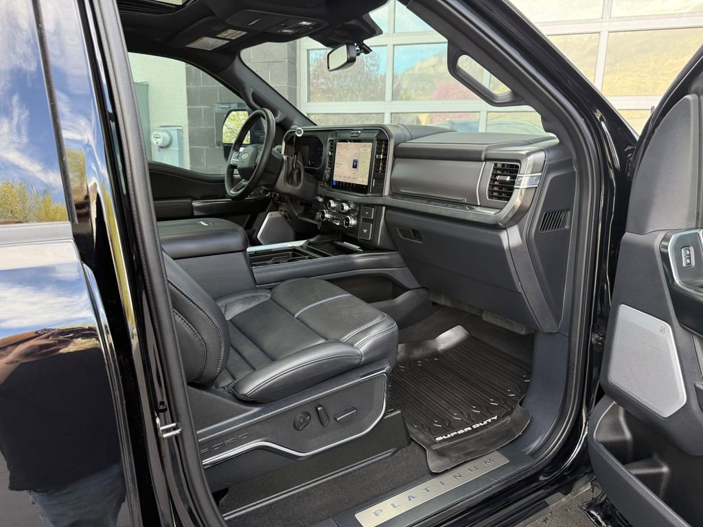 Used 2025 Ford F350 Platinum AWD/4WD image 23