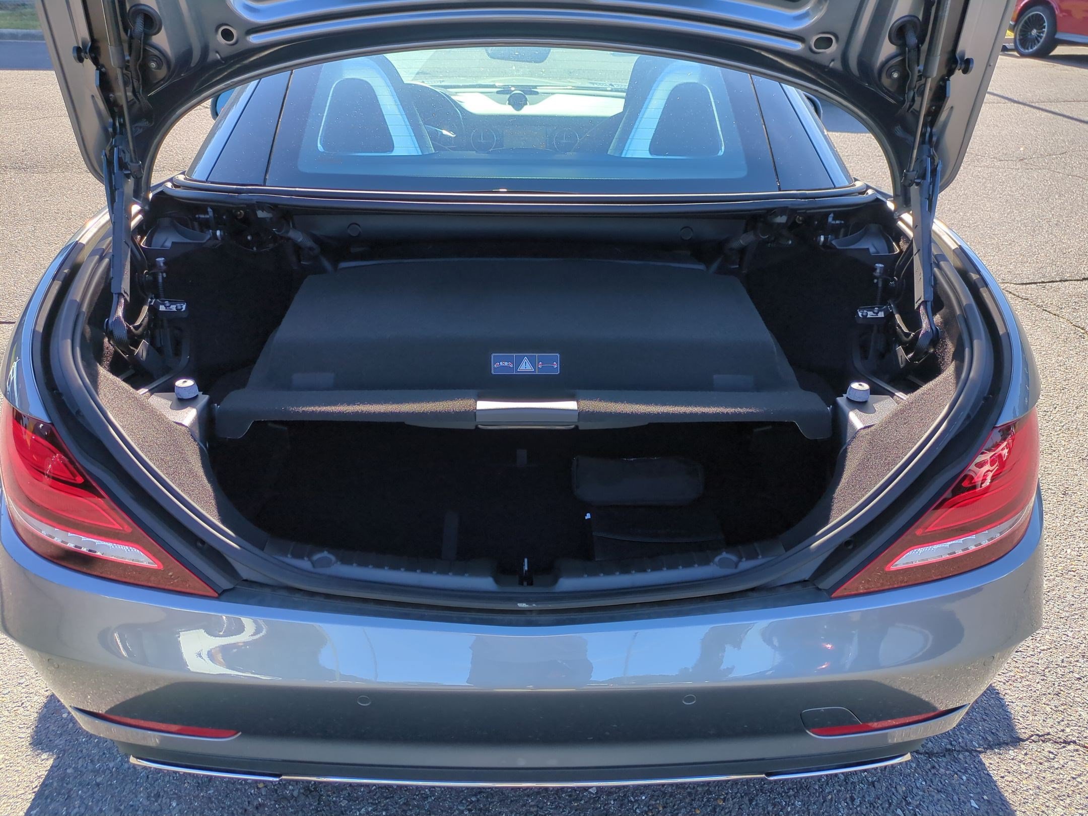 Used 2018 Mercedes-Benz SLC 300 image 31