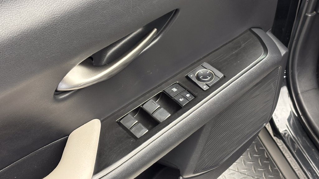 Used 2019 Lexus UX 200 w/ Accessory Package FWD image 19