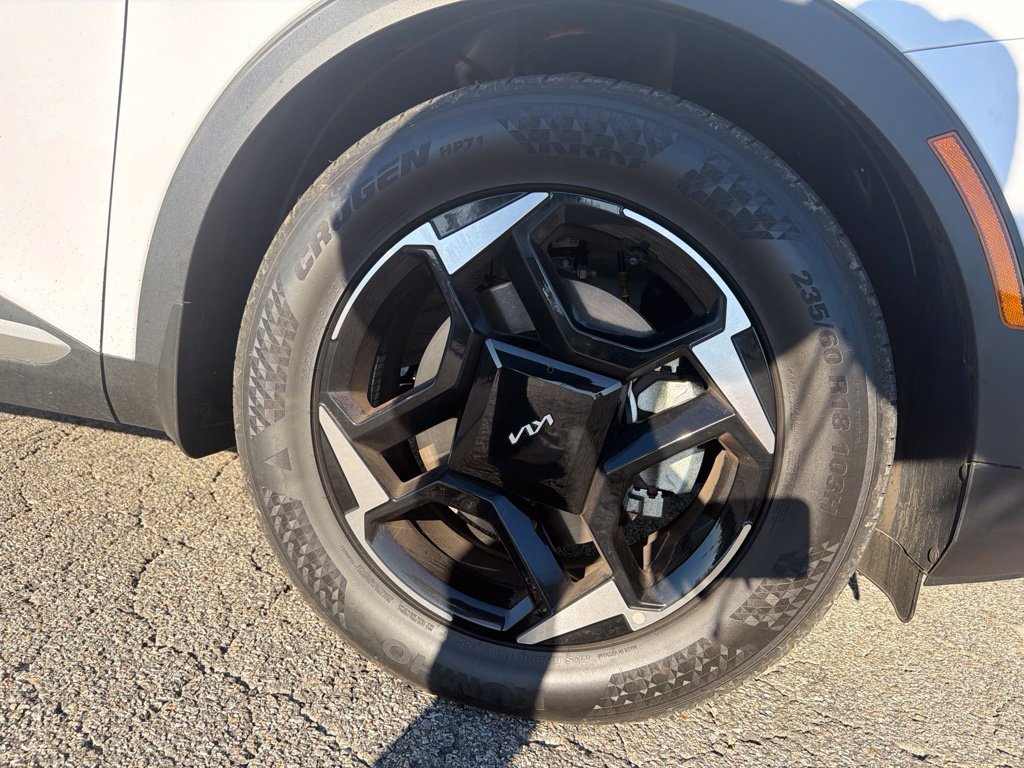 Used 2026 Kia Sportage EX FWD image 42