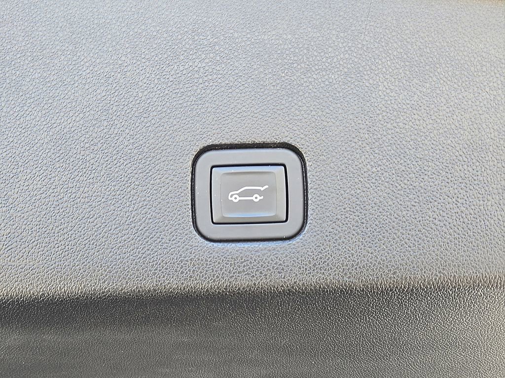 Used 2024 Cadillac XT6 Premium Luxury image 15