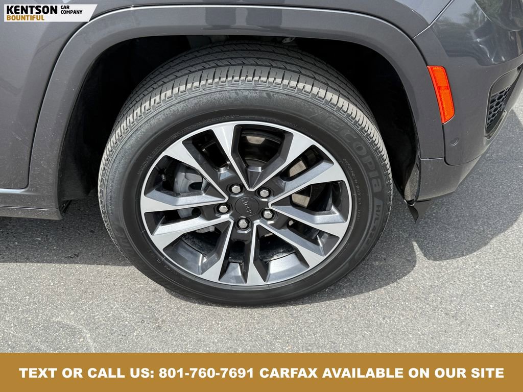 Used 2024 Jeep Grand Cherokee L Overland w/ Trailer Tow Package image 16