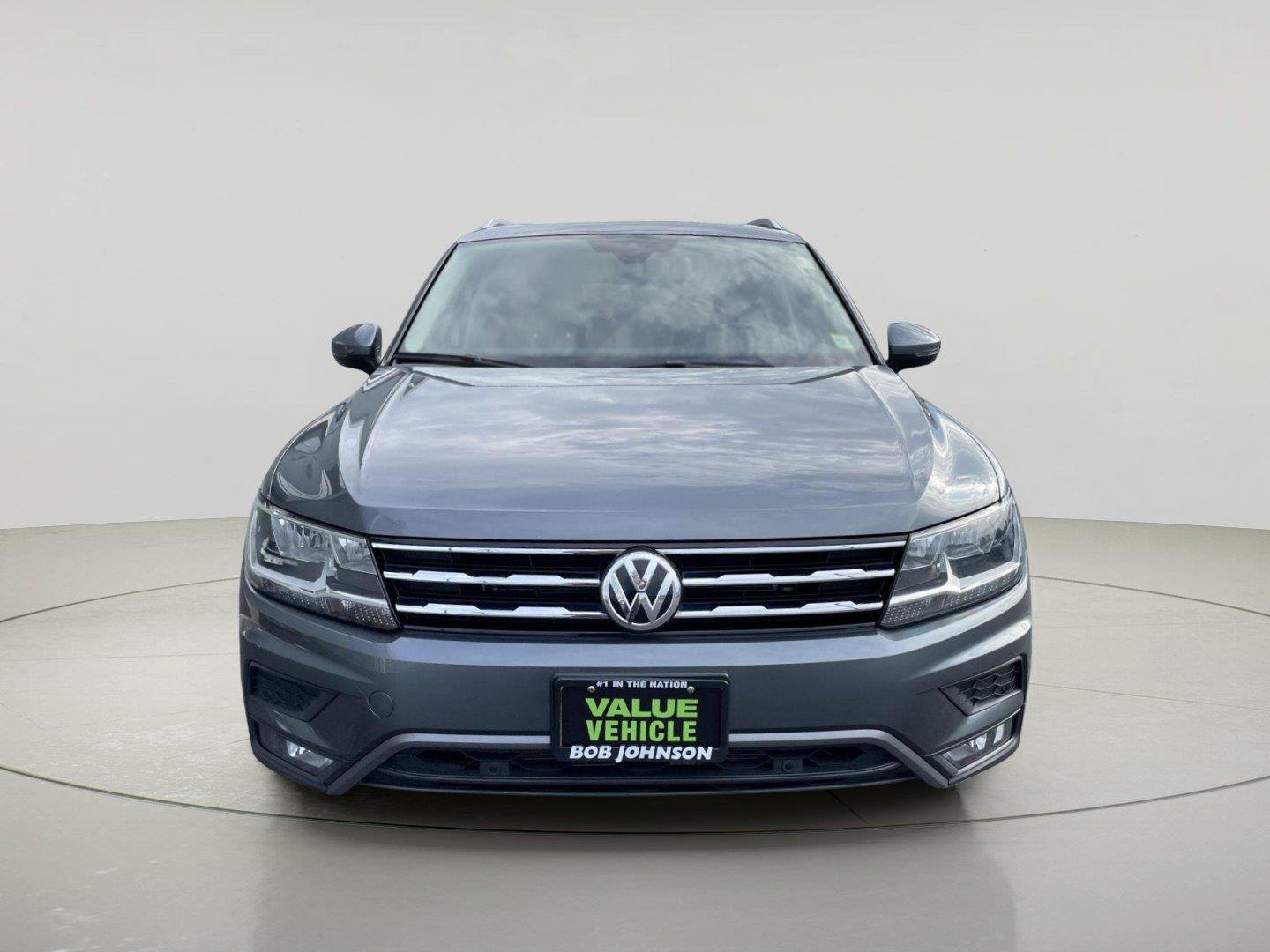 Used 2020 Volkswagen Tiguan SEL AWD/4WD image 2
