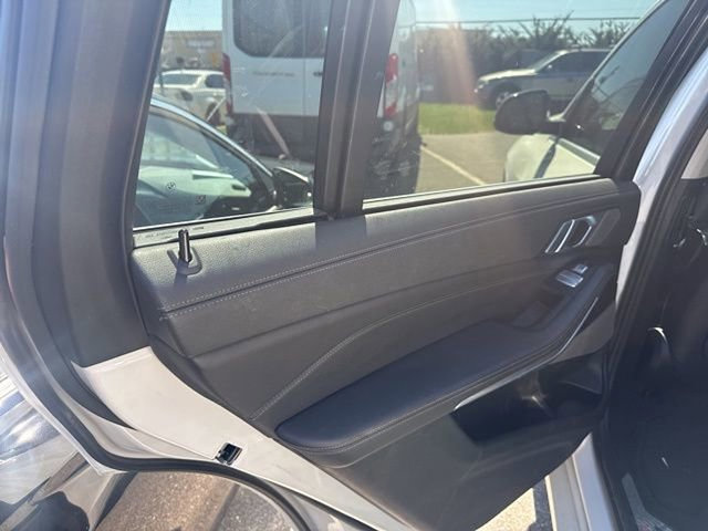 Used 2020 BMW X7 xDrive40i w/ Executive Package image 16