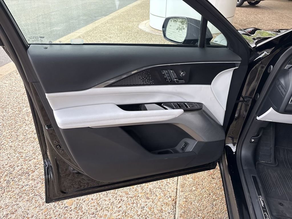 Certified 2023 Cadillac Lyriq 2WD image 23