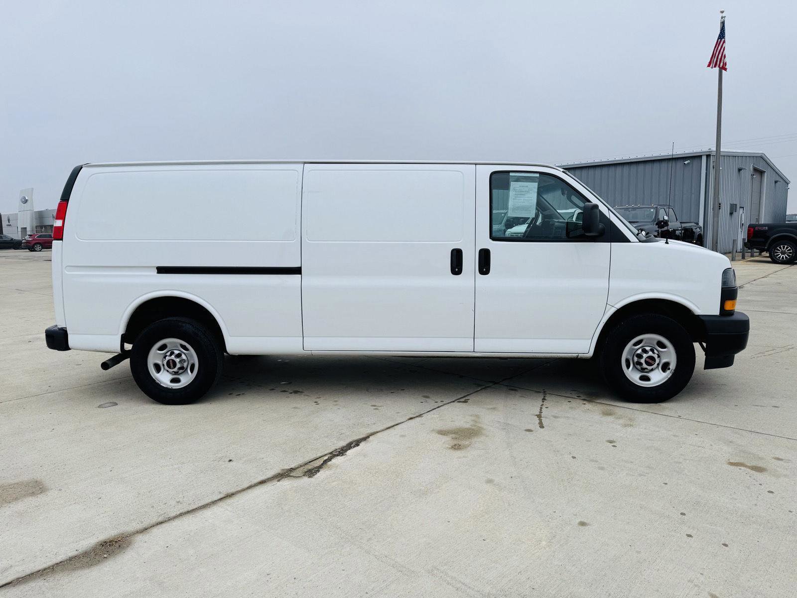 Used 2022 GMC Savana 2500 Extended w/ Driver Convenience Package image 28
