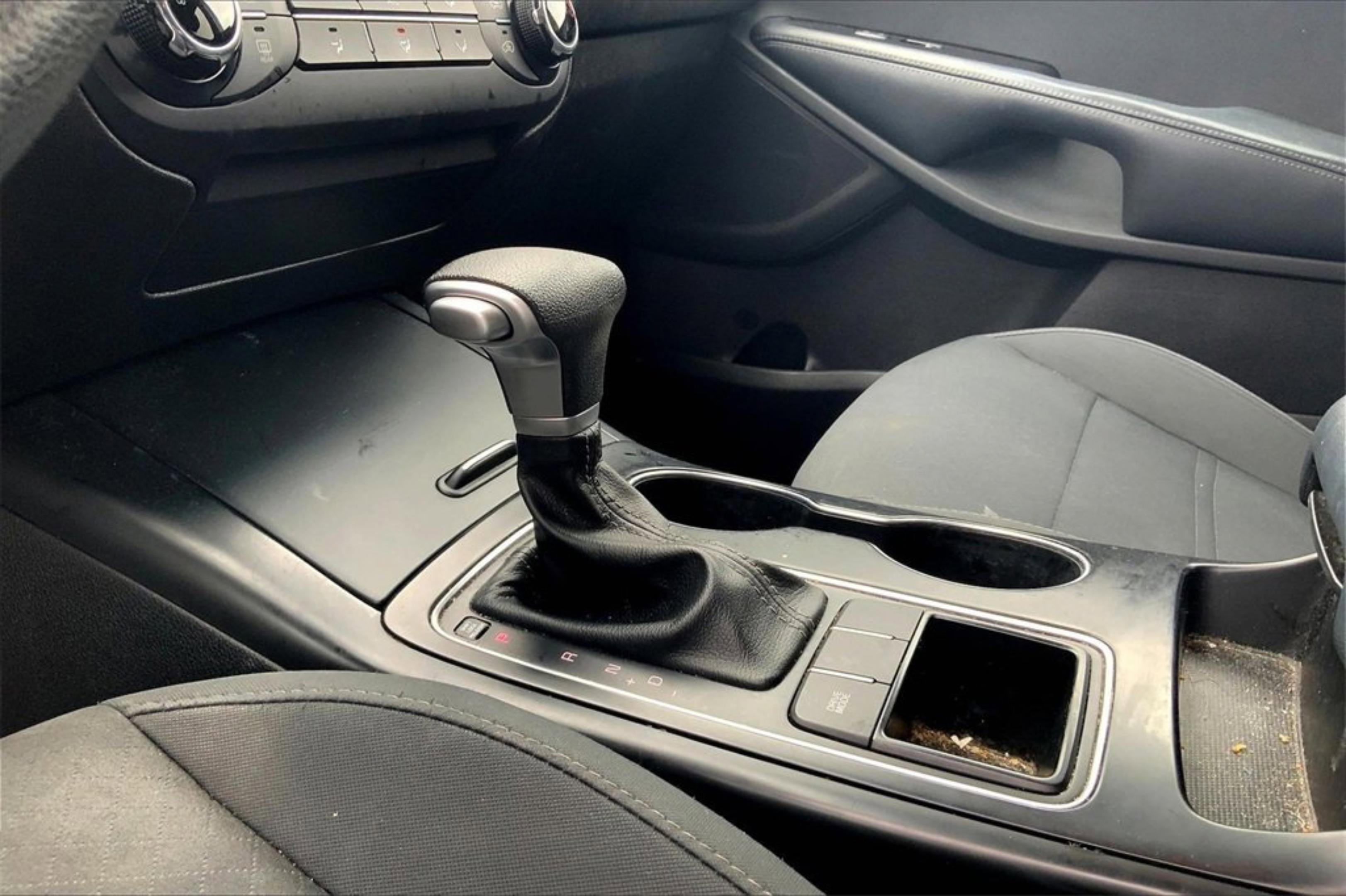 Used 2020 Kia Sorento LX image 18