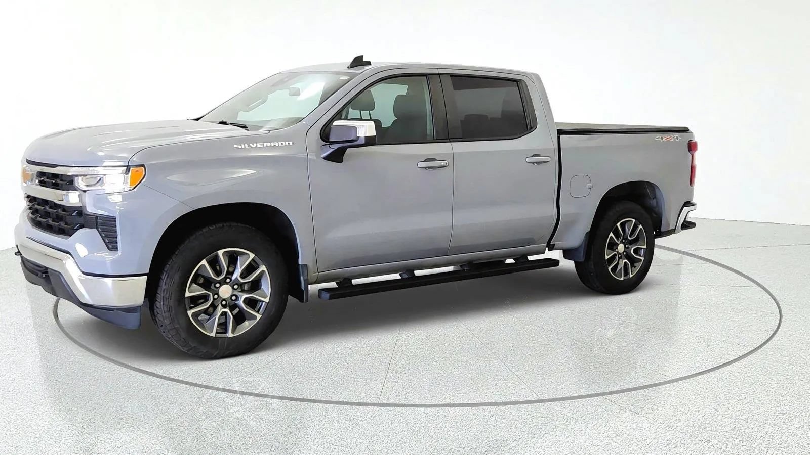 Used 2024 Chevrolet Silverado 1500 LT AWD/4WD image 4