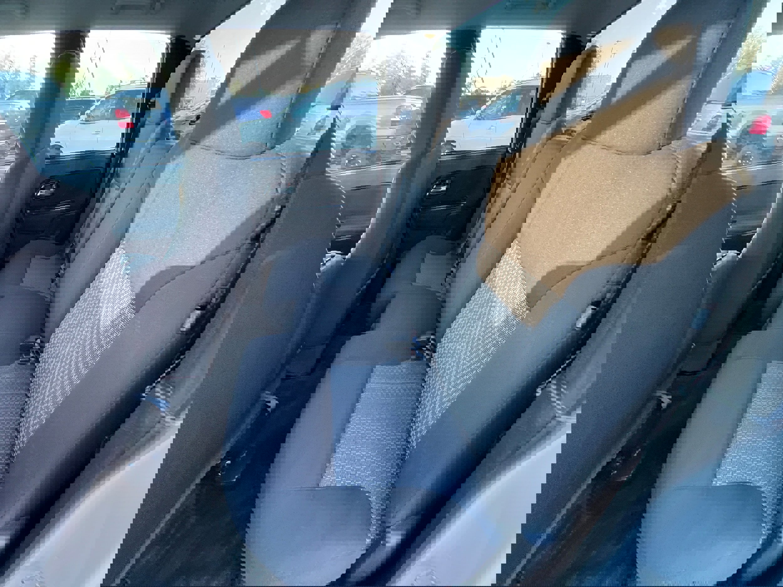 Used 2011 GMC Canyon SLE image 19