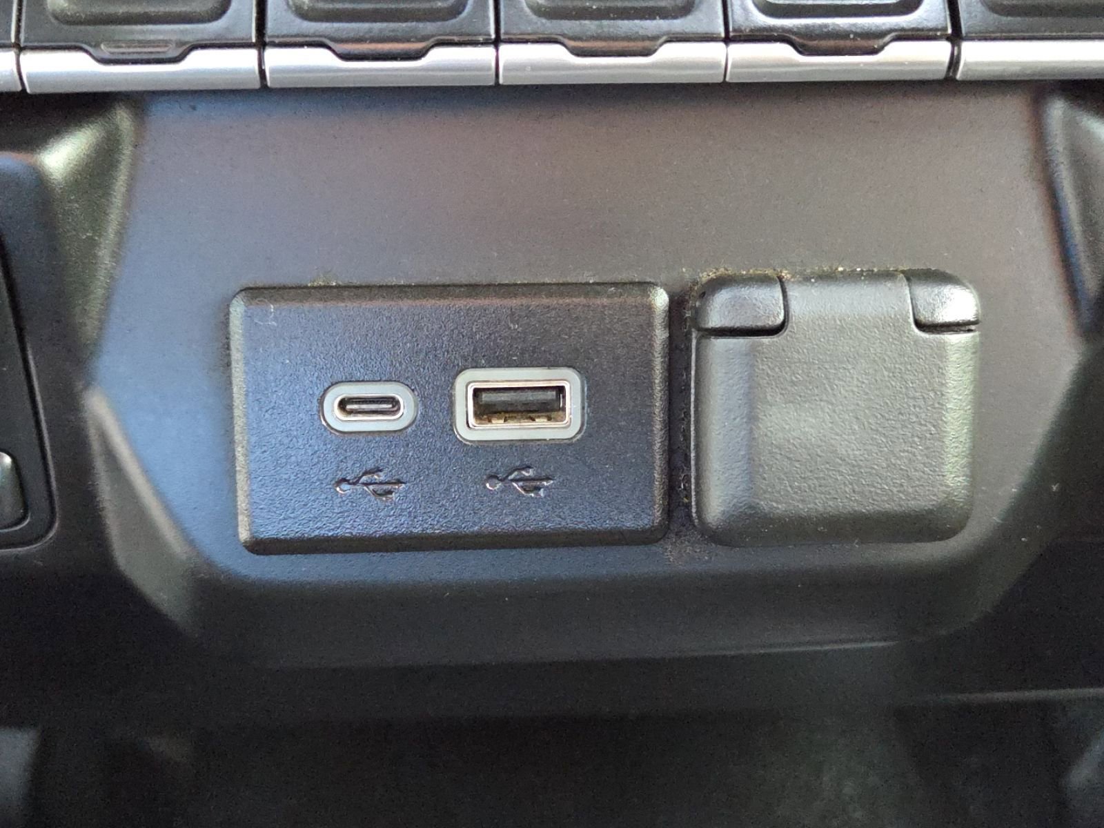 Used 2022 GMC Sierra 2500 Pro w/ Gooseneck/5TH Wheel Package image 10