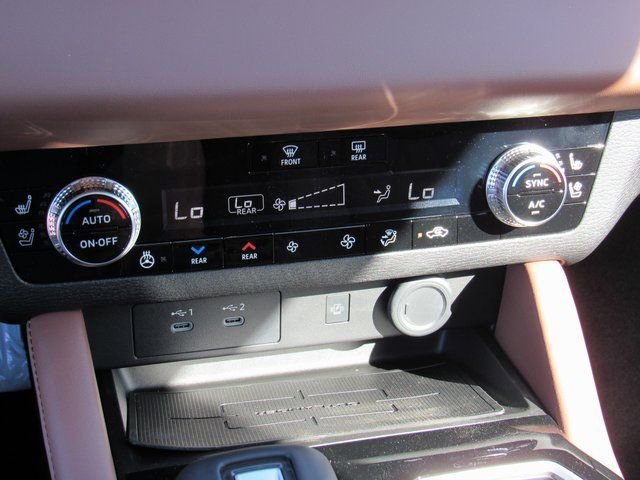 New 2026 Mitsubishi Outlander SEL image 18