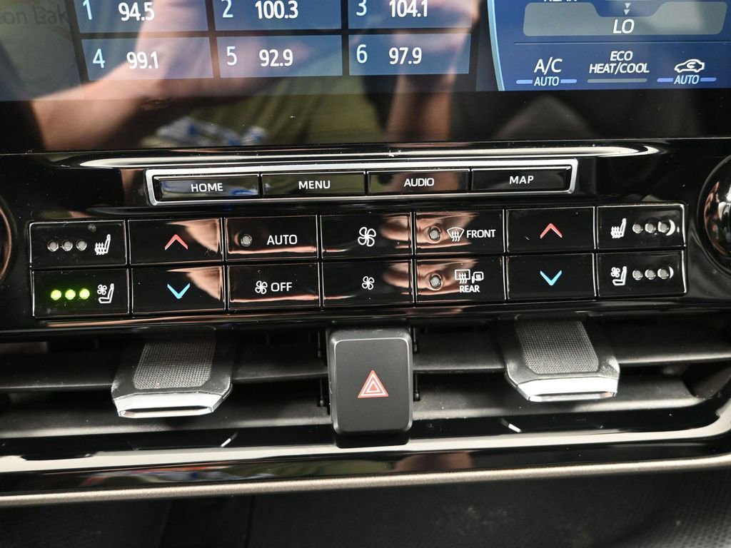 Used 2022 Toyota Highlander Limited image 24