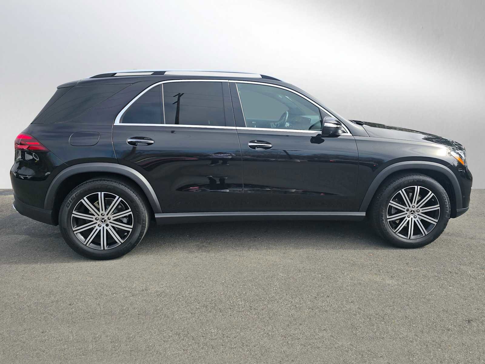 Certified 2025 Mercedes-Benz GLE 350 4MATIC image 2