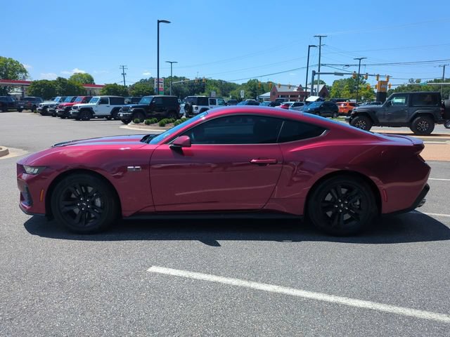 Used 2025 Ford Mustang GT RWD image 7