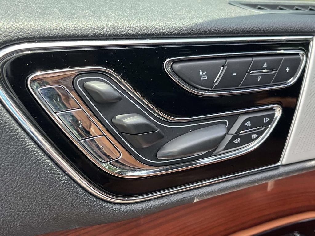Used 2021 Lincoln Navigator Reserve w/ Luxury Package AWD/4WD image 19