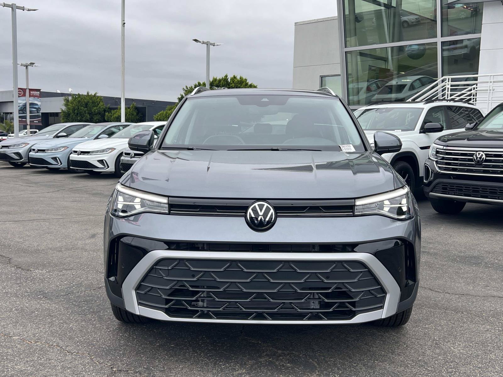 New 2026 Volkswagen Taos SE FWD image 4