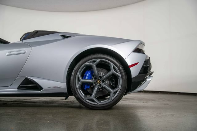 Used 2023 Lamborghini Huracan EVO RWD image 13